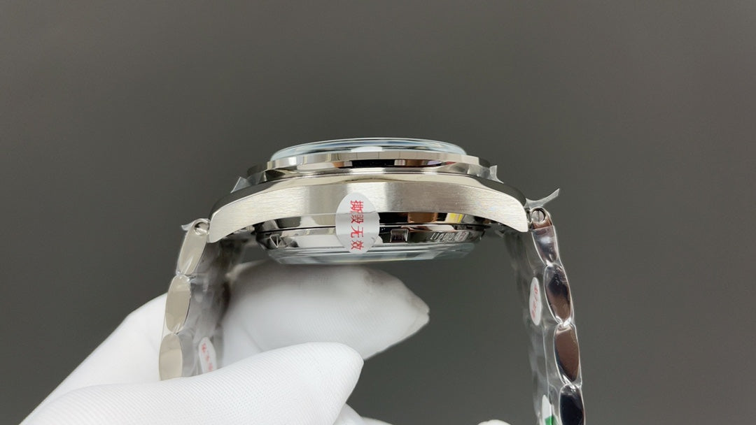 Chronograph - Silver Ceramic- 904L Steel- Automatic - 44mm