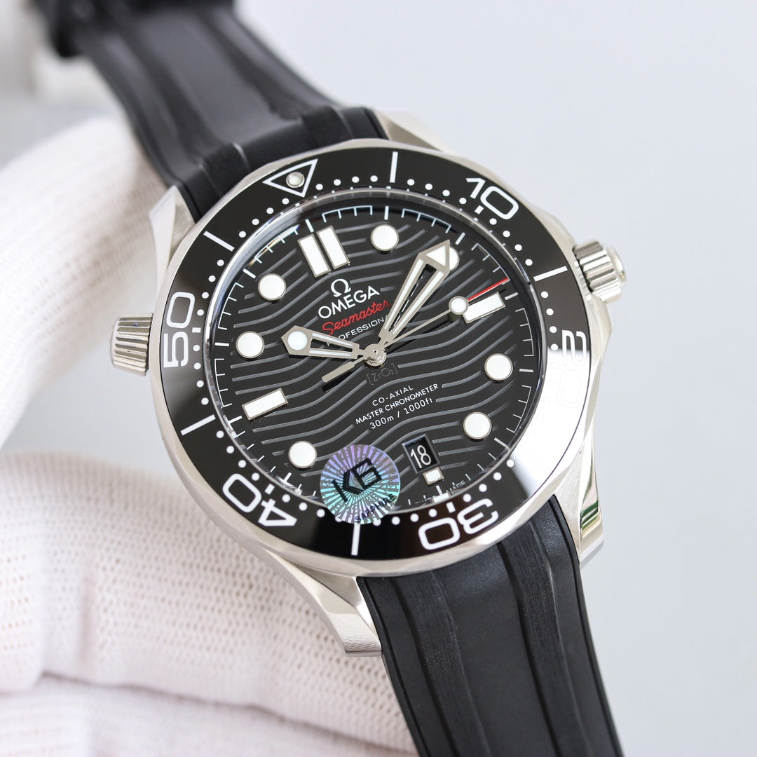 Top Version -210.32.42.20.01 - Black Rubber - Automatic - 42mm