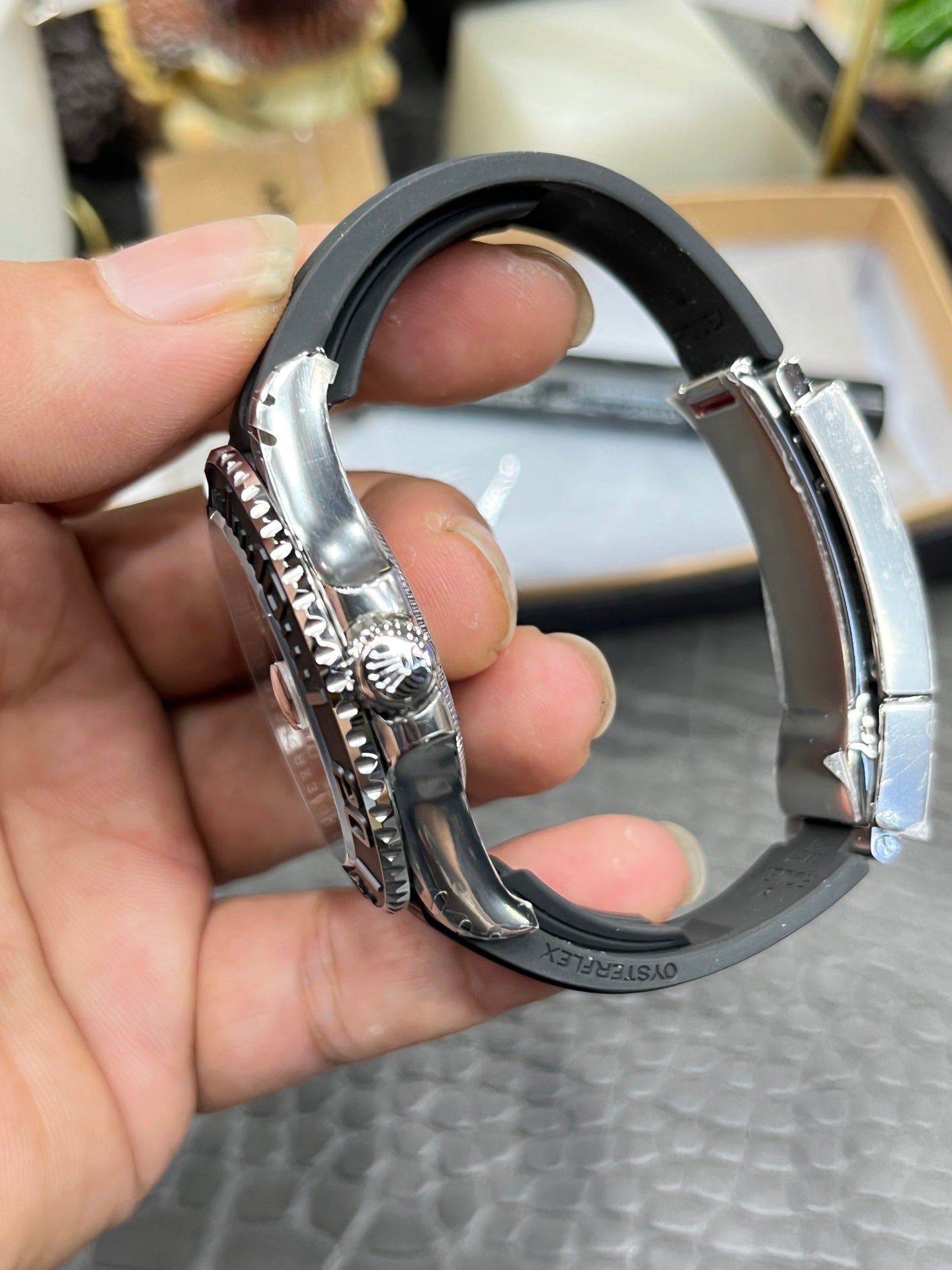 Luxury -Black White - Black Rubber - Automatic - 42mm