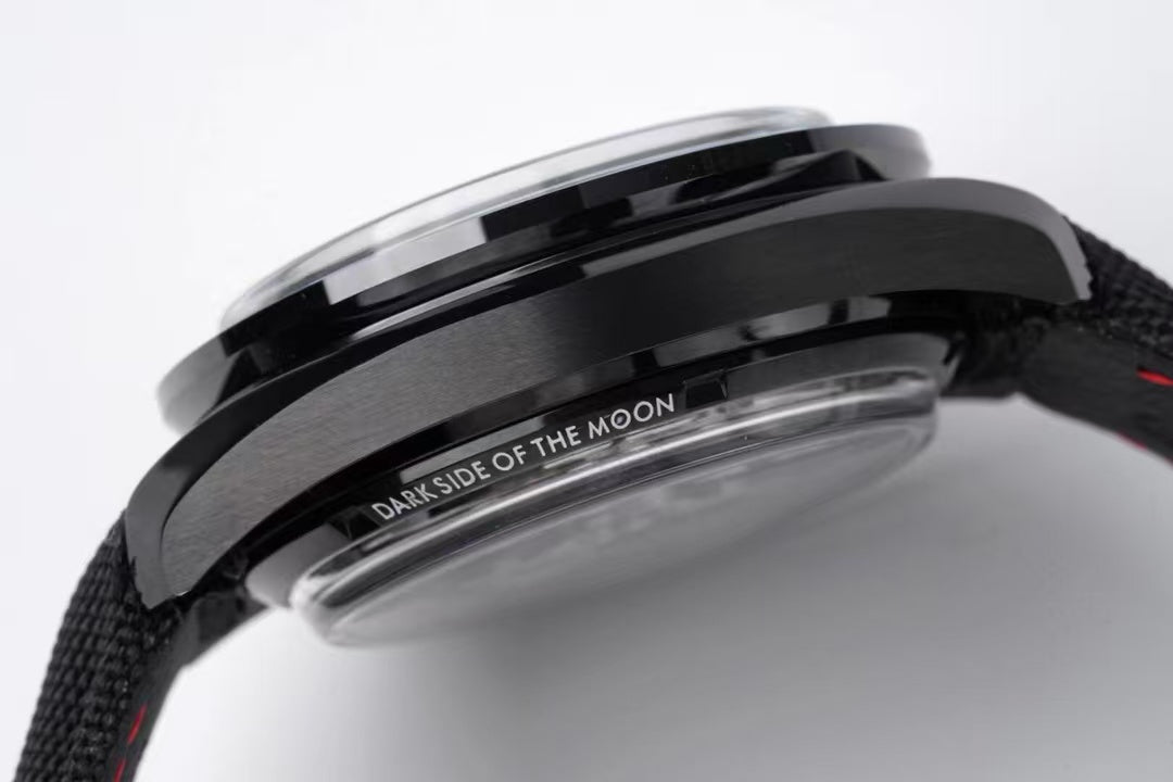 Chronograph -Moon back - Black - Black Rubber- Automatic - 44mm