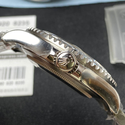 Luxury - Grey - Steel and platinum- Automatic -40mm