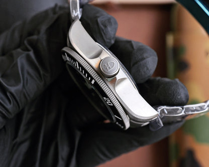 Black -Silver 904L Steel -Automatic - 42mm