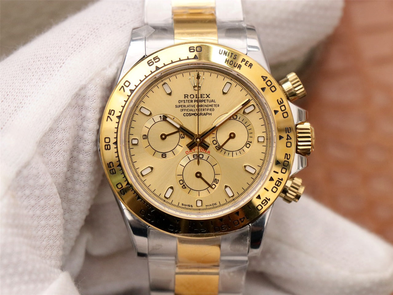 Chronograph -CLASSICAL WATCH--Yellow gold- Quartz-40mm