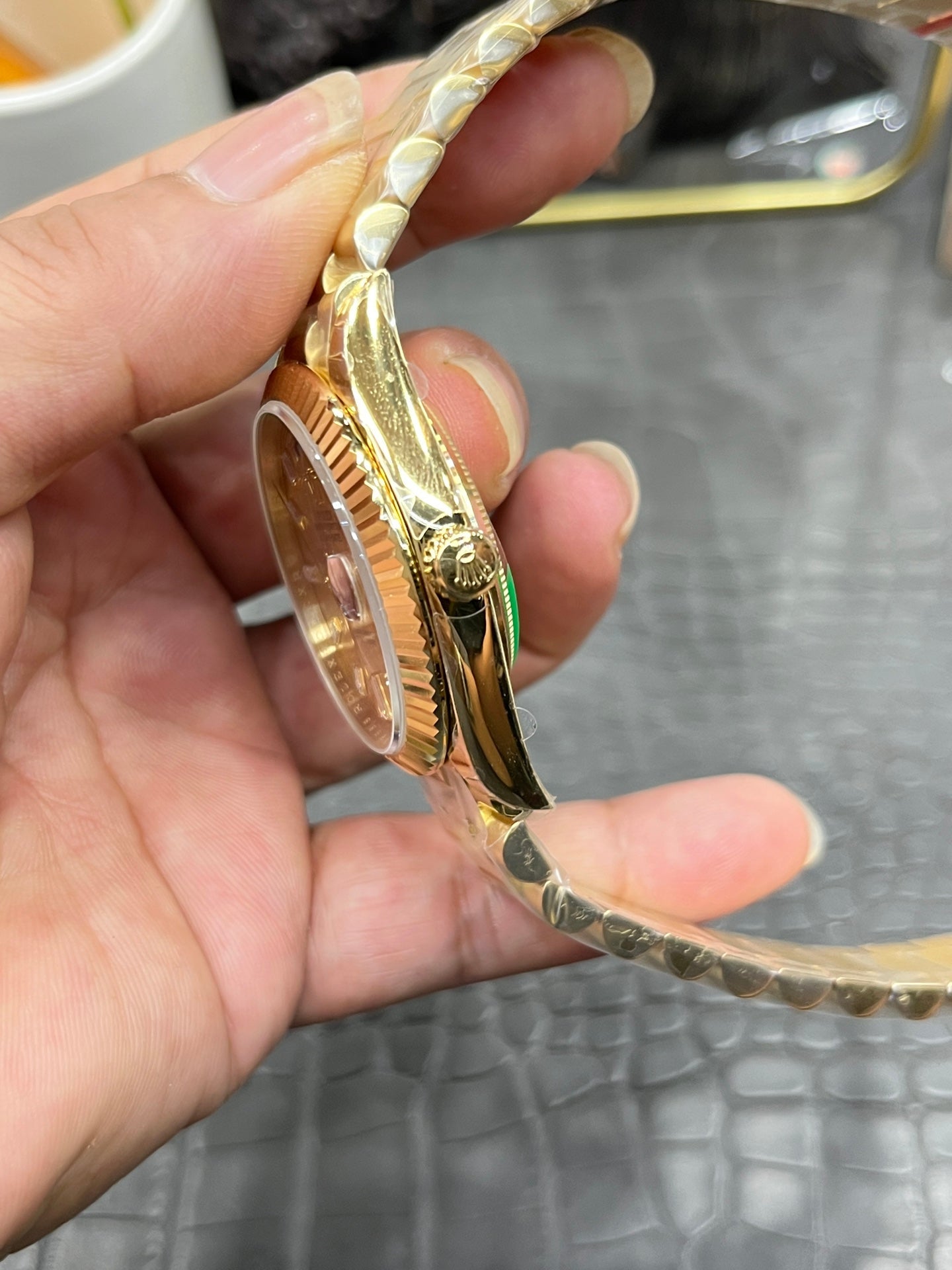 D-date- M228238- Yellow gold - 904L Steel - Automatic - 40mm