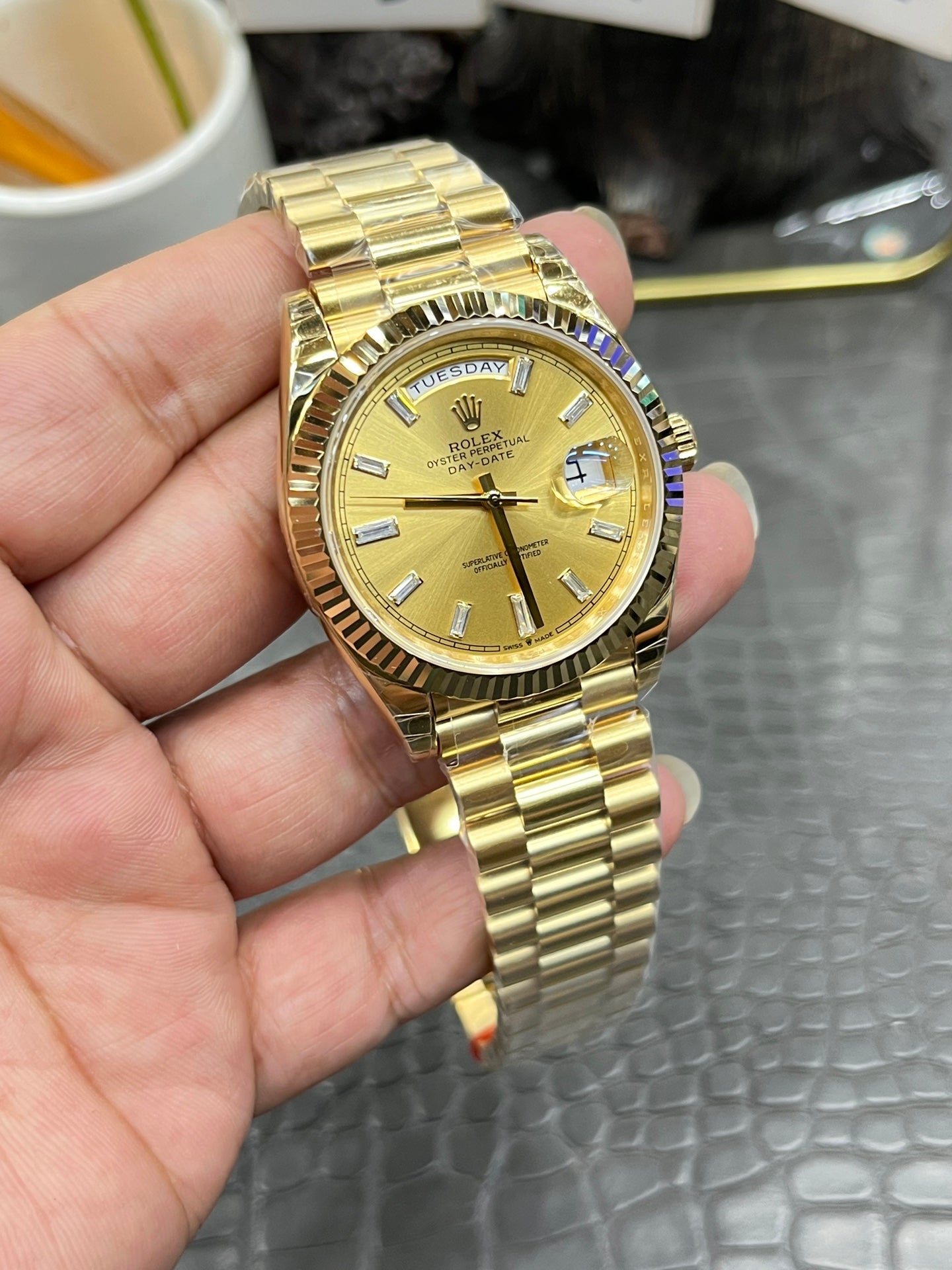 D-date- M228238- Yellow gold - 904L Steel - Automatic - 40mm