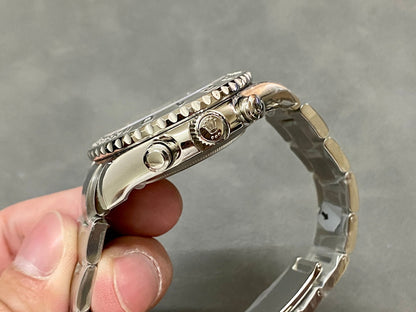 Chronograph - Silver - 904L Steel - Automatic - 44mm