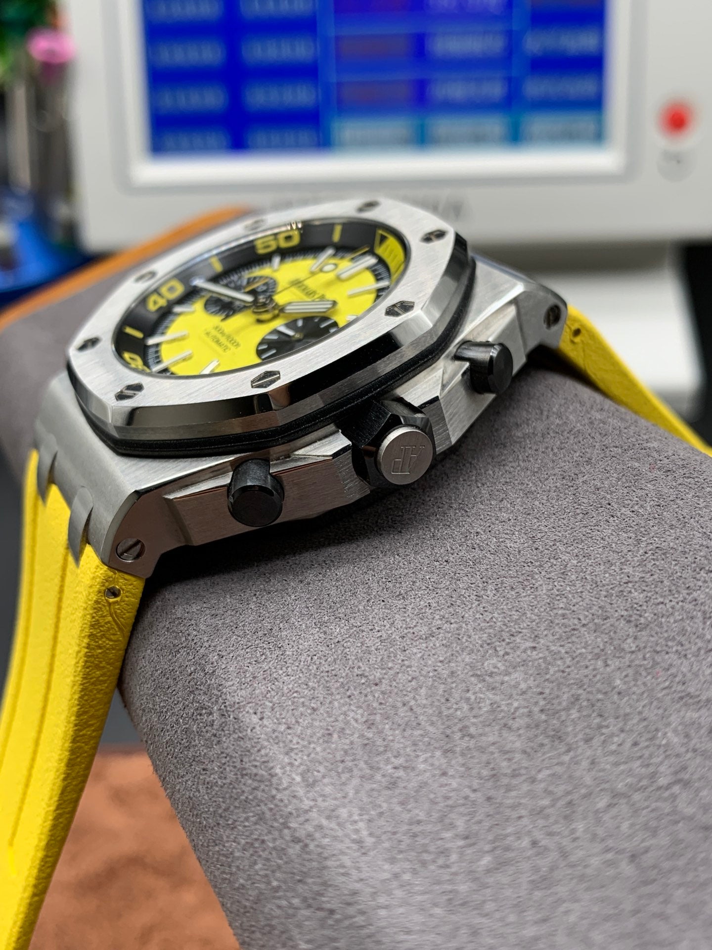 Chronograph -26703ST Yellow Black - Yellow Rubber -Automatic - 42mm