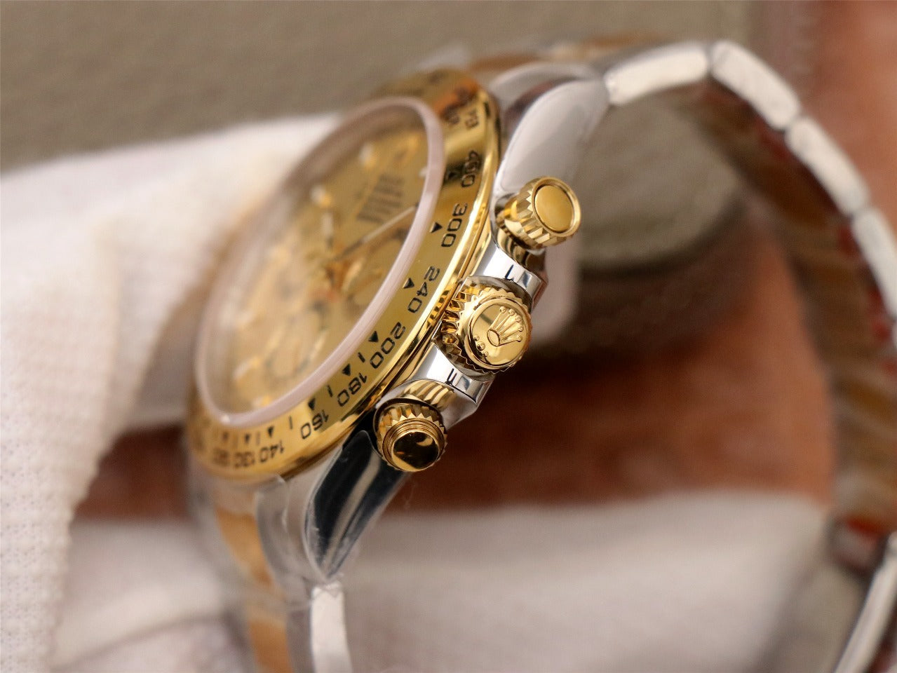 Chronograph -CLASSICAL WATCH--Yellow gold- Quartz-40mm