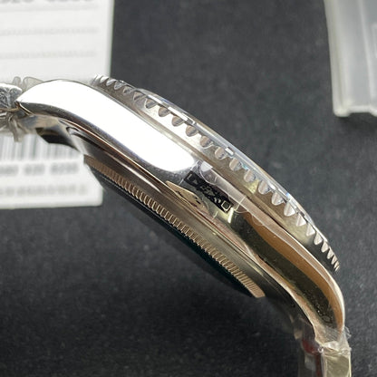 Luxury - Grey - Steel and platinum- Automatic -40mm