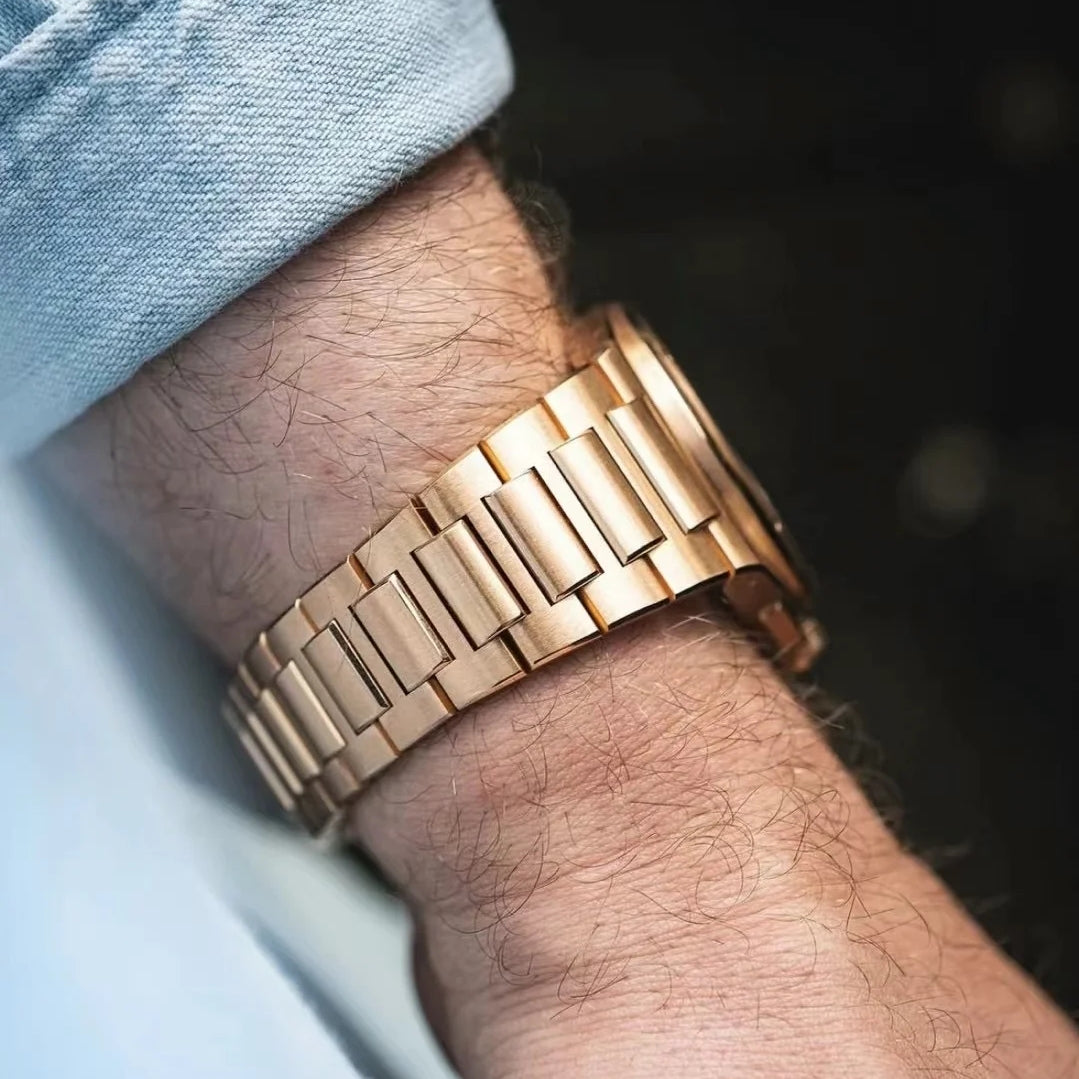 Yellow bezel - Black  - 904L Steel - Automatic - 40mm