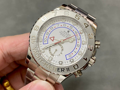 Chronograph - Silver - 904L Steel - Automatic - 44mm