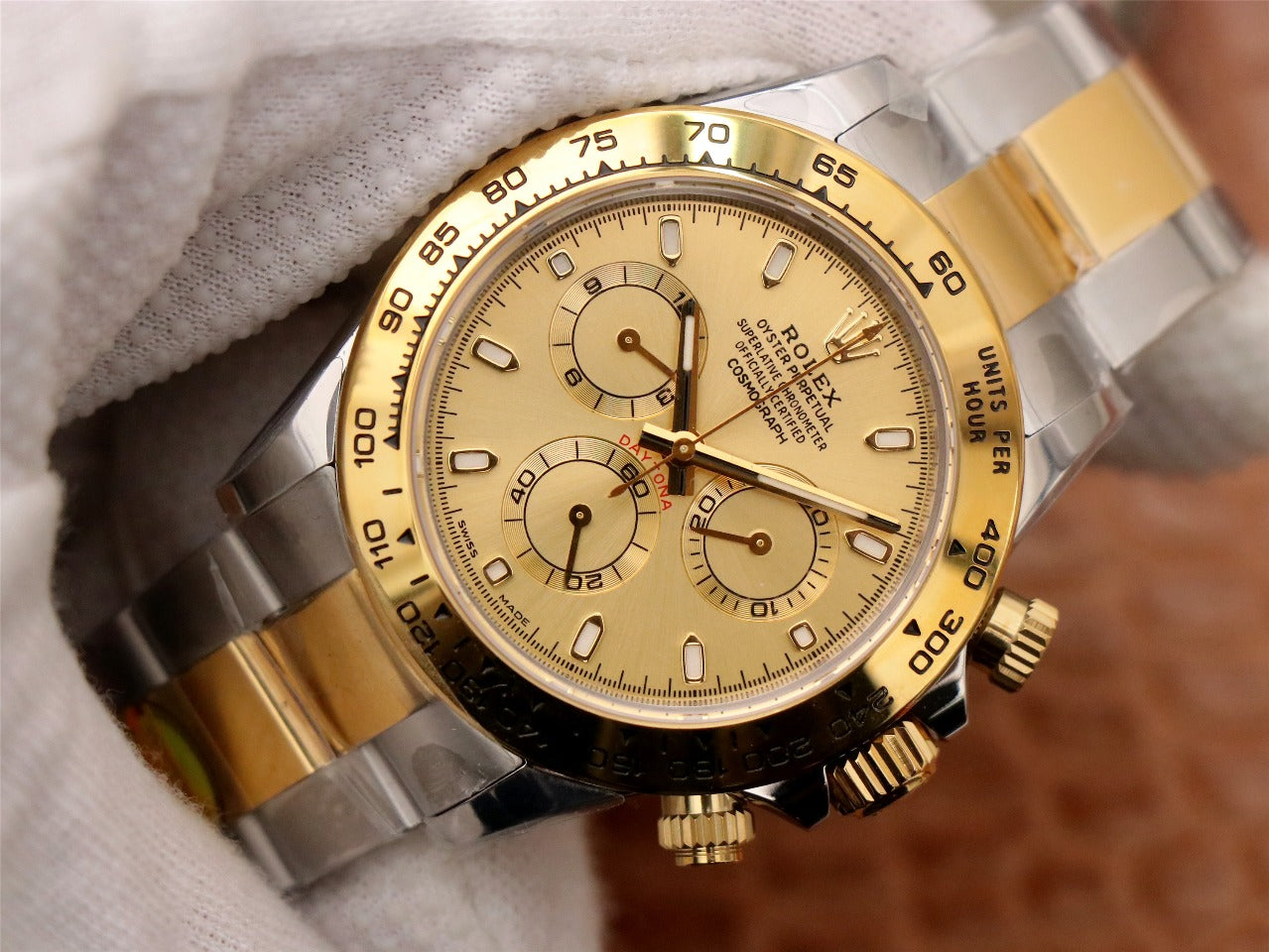 Chronograph -CLASSICAL WATCH--Yellow gold- Quartz-40mm