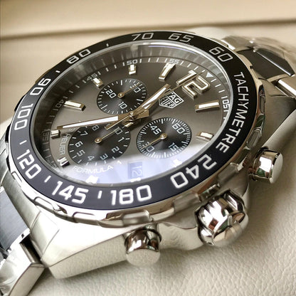 Chronograph - Silver - 904L steel - Quartz - 41mm